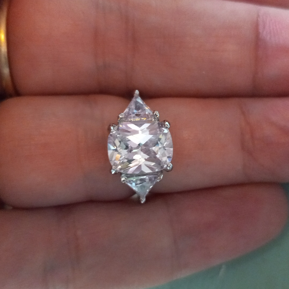 RKKOJJO 925 Sterling Silver cubic zirconia ring size 6